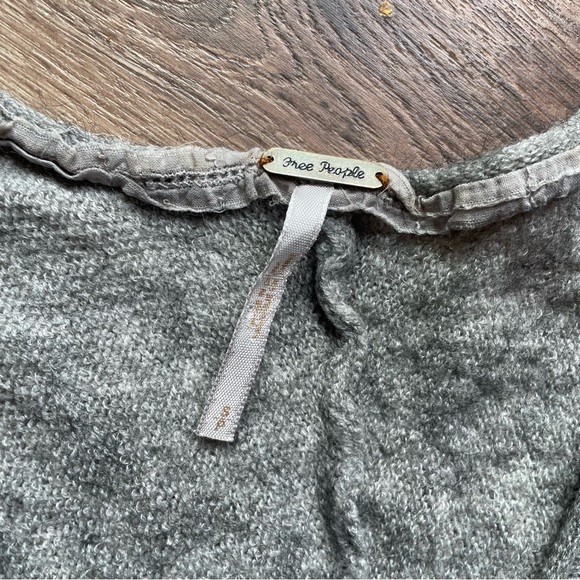 Free People 2/3 braided sleeve Sweater Grey Small - Picture 4 of 6